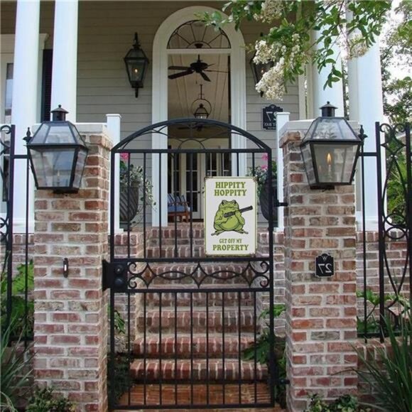 Frog Room Sign Funny Metal Tin Vintage Bedroom Door Decor Hippity Hoppity Ge - Picture 4 of 8